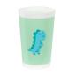 Preview: Grüner Kinderbecher Safta mit fröhlichem Dino-Motiv auf hellem Hintergrund